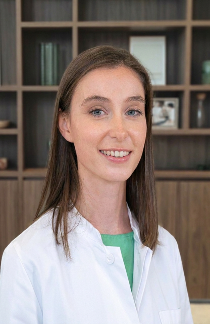 Dr. Delphine Mertens